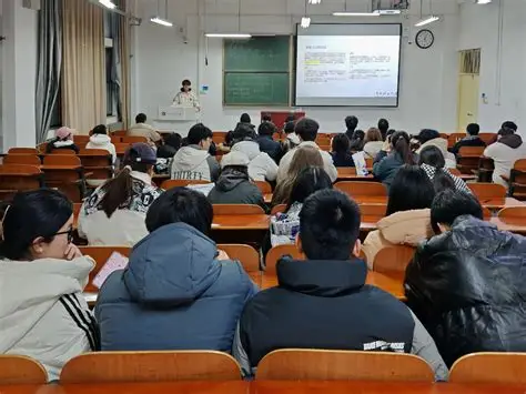 蓝盾守护者：重庆安全技术职业学院应急学子助力社区安全实践记