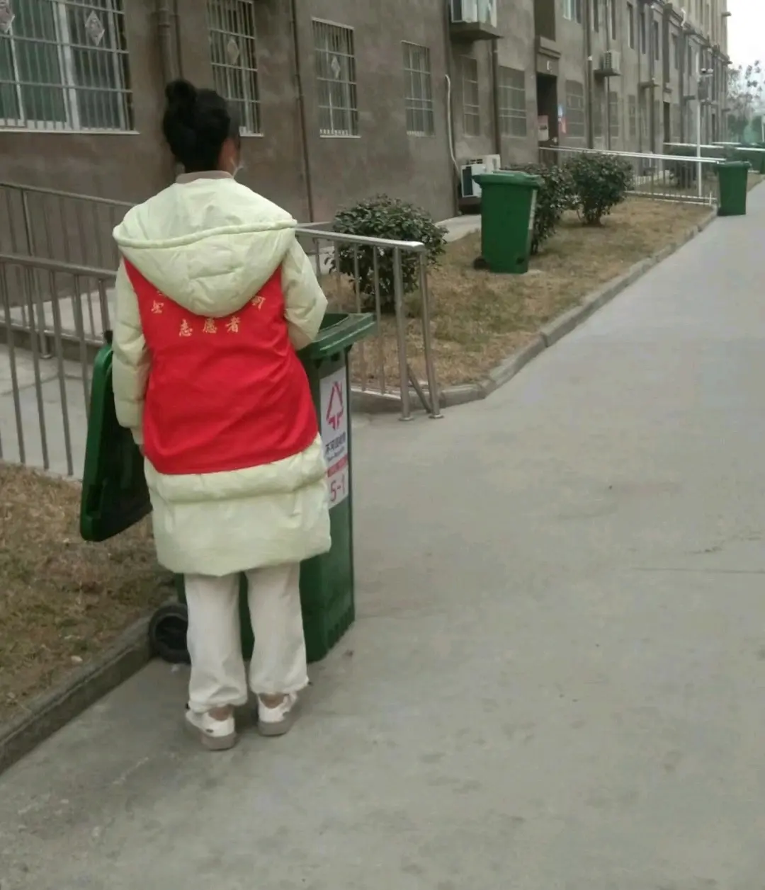 以青春之力，暖环卫之路——2026年寒假，一名专科生的环卫志愿前线坚守
